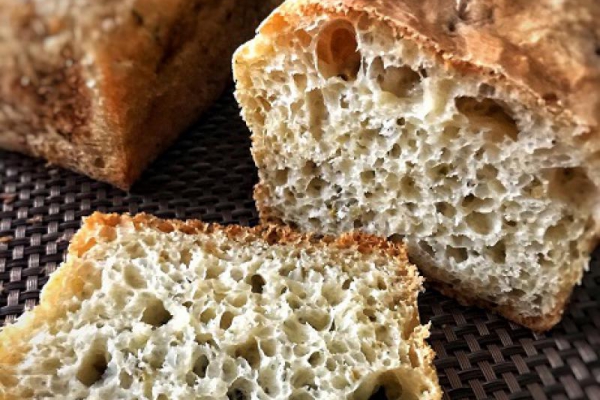 Chleb pszenny z oliwkami