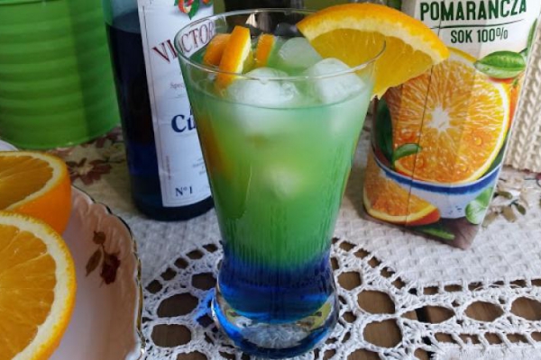Drink Curacao with orange