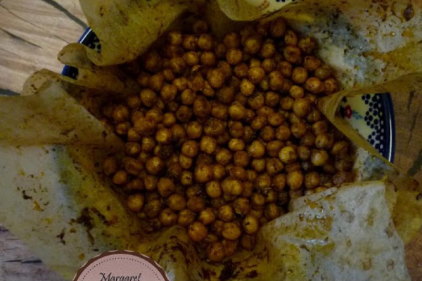 Pieczona ciecierzyca - przekąska. Roasted Chickpeas - Snack.