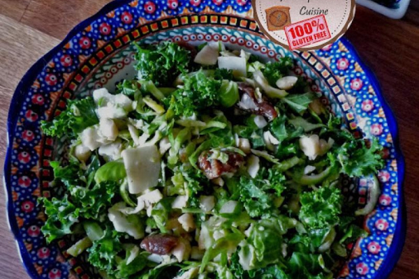 Surówka z brukselki i jarmużu. Brussels Sprouts and Kale Salad.