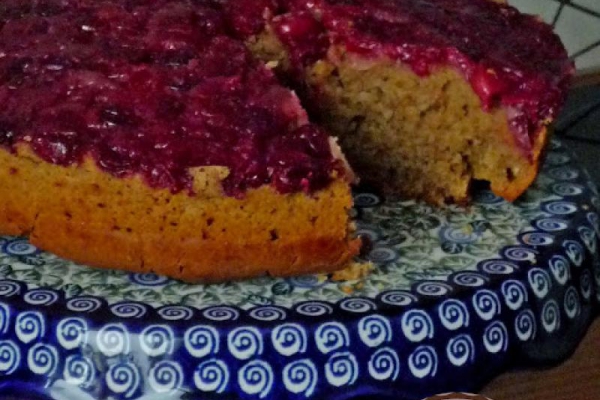 Wegańskie odwrócone ciasto z żurawiną. Vegan Cranberry Upside Down Cake.