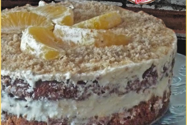 Najlepsze ciasto marchewkowe z kremem pomarańczowym. The best carrot cake with orange custard.
