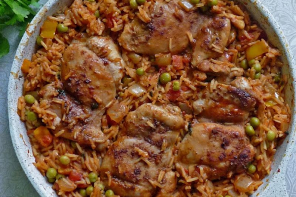 Portorykański kurczak z ryżem zwany Arroz con Pollo. Mama’s Puerto Rican Chicken and Rice (Arroz con Pollo).