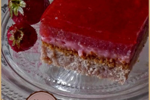 Poczwórnie truskawkowe ciasto. Fourfold strawberry cake.