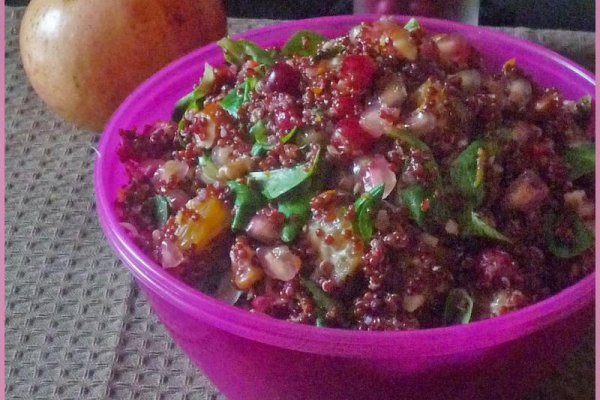 Bomba witaminowa - owocowa sałatka z quinoa. Vitamin Bomb - Fruit Quinoa Salad.