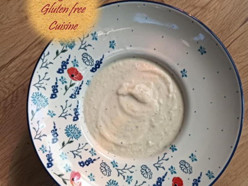 Zupa krem z białych warzyw. White vegetable cream soup.
