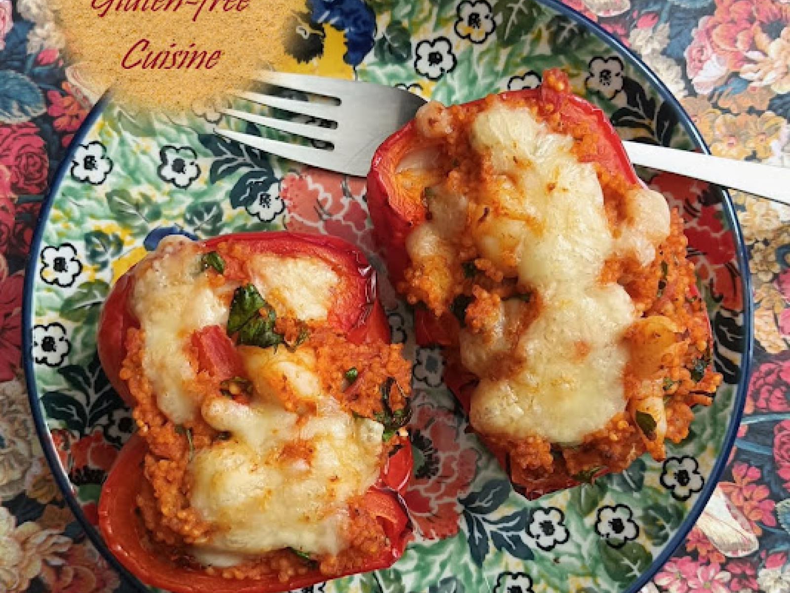 Pieczone papryki nadziewane kaszą jaglana i krewetkami. Baked peppers stuffed with millet and shrimp.
