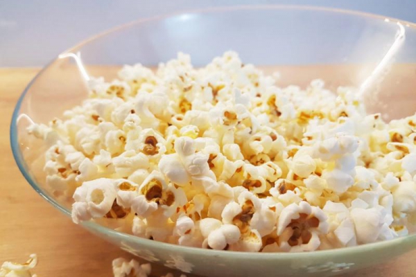 Jak zrobić pyszny domowy popcorn
