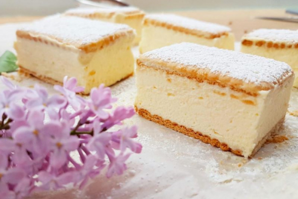 Kremówka vel napoleonka – bardzo łatwe ciasto bez pieczenia z pysznym kremem