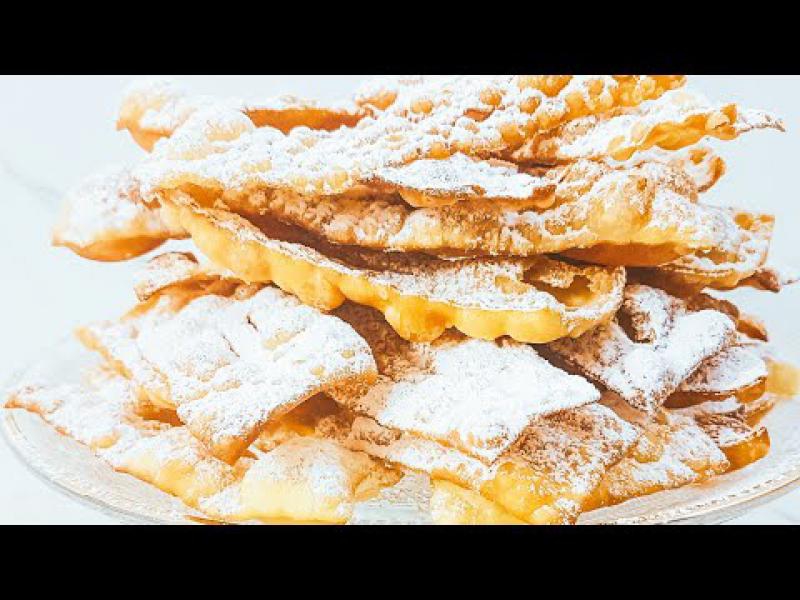 Faworki po włosku – chiacchiere