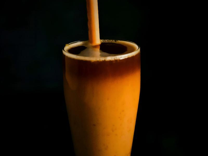 Orange Bubble Cold Brew z nutą mleka owsianego z miodem