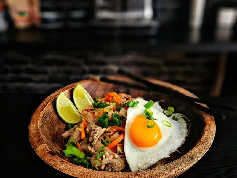 Lort Cha – kambodżański makaron z woka