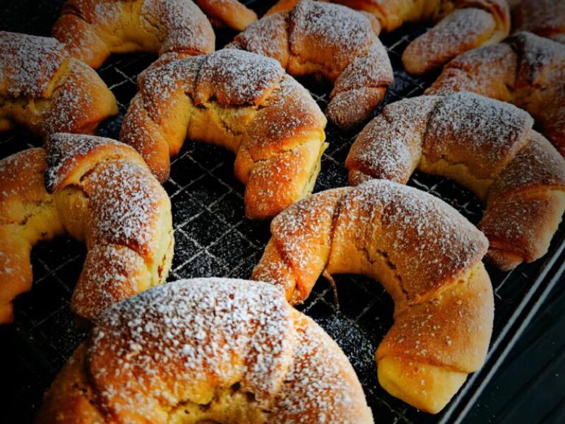 Rogaliki drożdżowe – klasyczny przepis