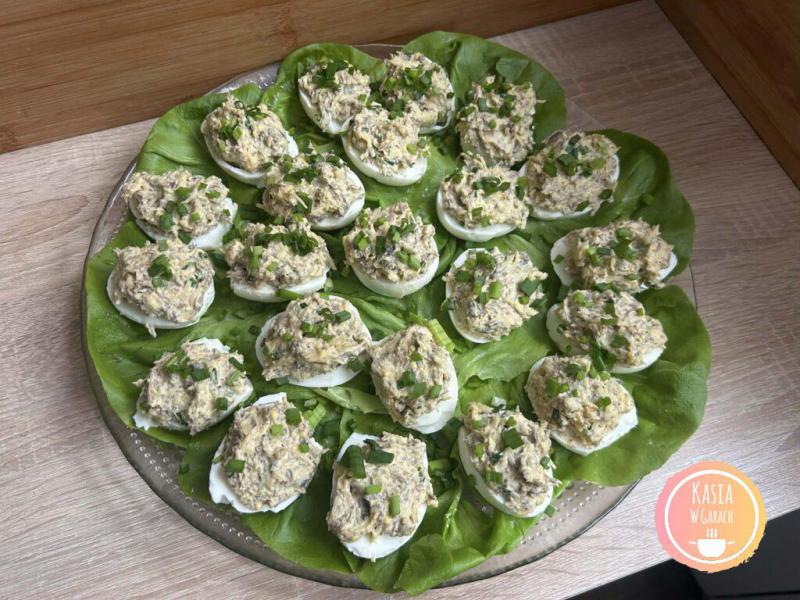 Jajka faszerowane pieczarkami i serem