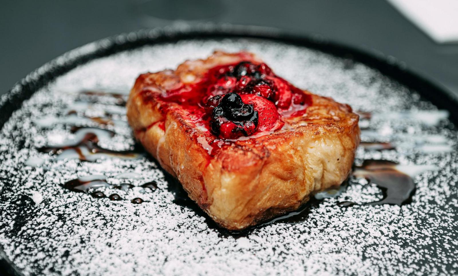 Tosty francuskie z chałki z wanilią, prosty deser bez ważenia składników