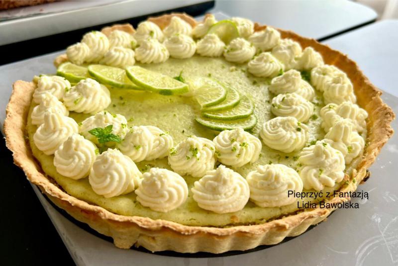 Tarta limonkowa – tropikalna rozkosz na kruchym spodzie