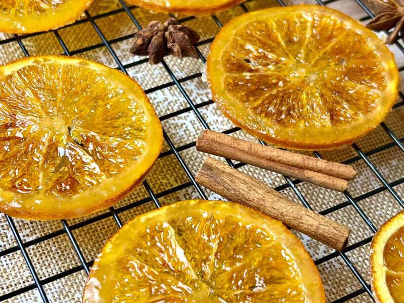 Kandyzowane plastry pomarańczy – domowy sposób na świąteczny dodatek