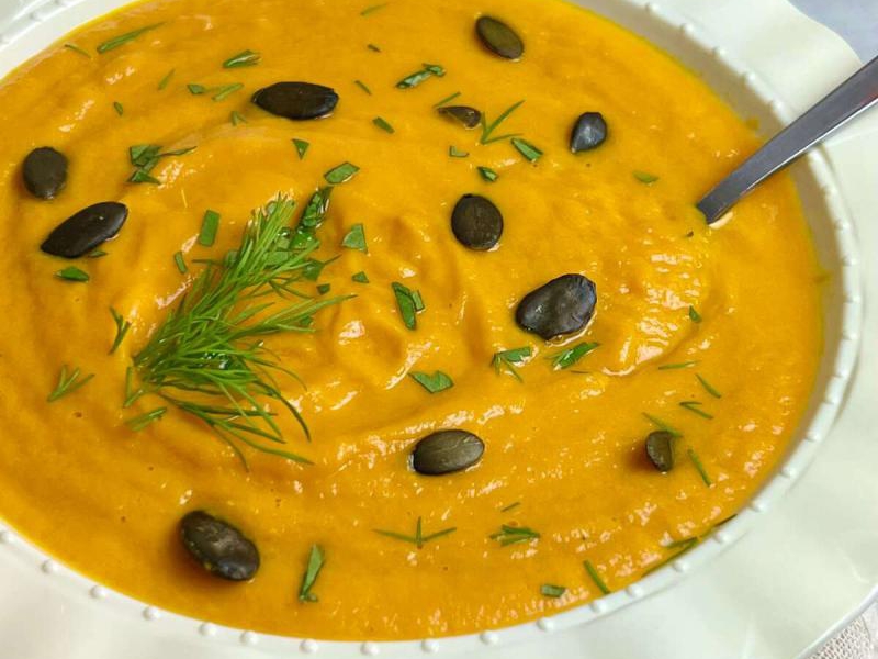 Zupa marchewkowa z imbirem – lekka, rozgrzewająca i naprawdę prosta