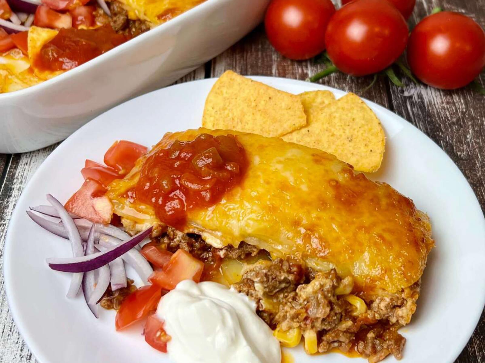 Zapiekanka taco z ziemniakami i mięsem mielonym