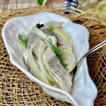 Śledzie w oleju z...