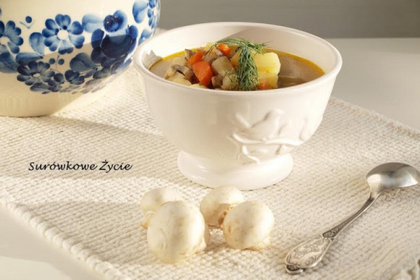 Zupa pieczarkowa z ziemniakami - aromatyczna i smaczna