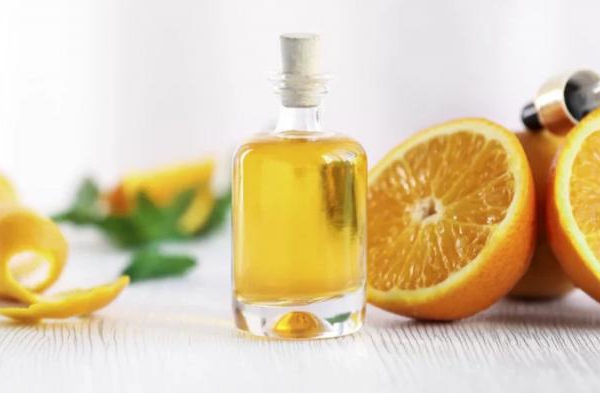Olejek pomarańczowy do masażu – na co pomaga