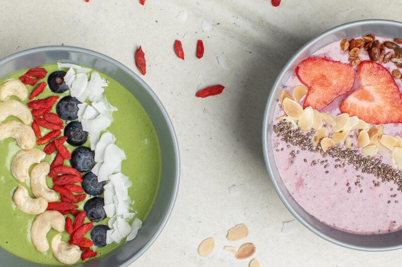 Szybkie kolacje z blendera? Poznaj zdrowe i pożywne smoothie bowls!