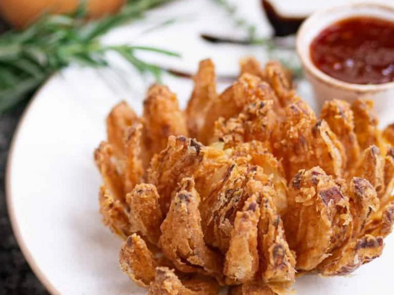 Blooming Onion, czyli kwitnąca cebula