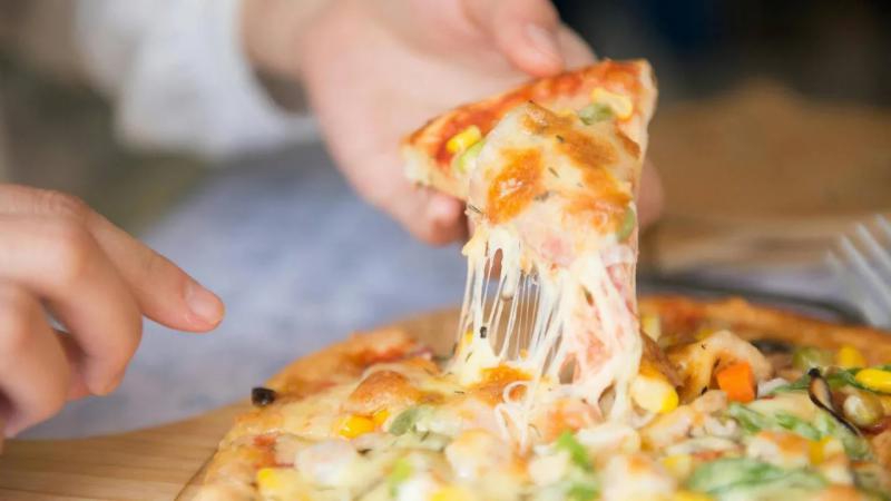 Wegańska pizza – jak zrobić i skąd zamówić najlepsze składniki?
