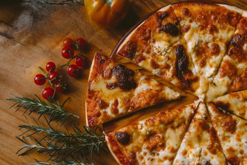 Jak używać kamienia do pieczenia pizzy w piekarniku?