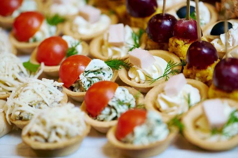 Catering dietetyczny w Białej Podlaskiej. Jak zacząć swoją przygodę z dietą pudełkową?