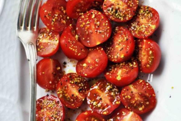 Ekspresowa sałatka z pomidora