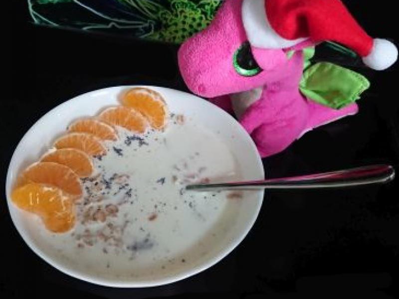 Owsianka z makiem i mandarynkami