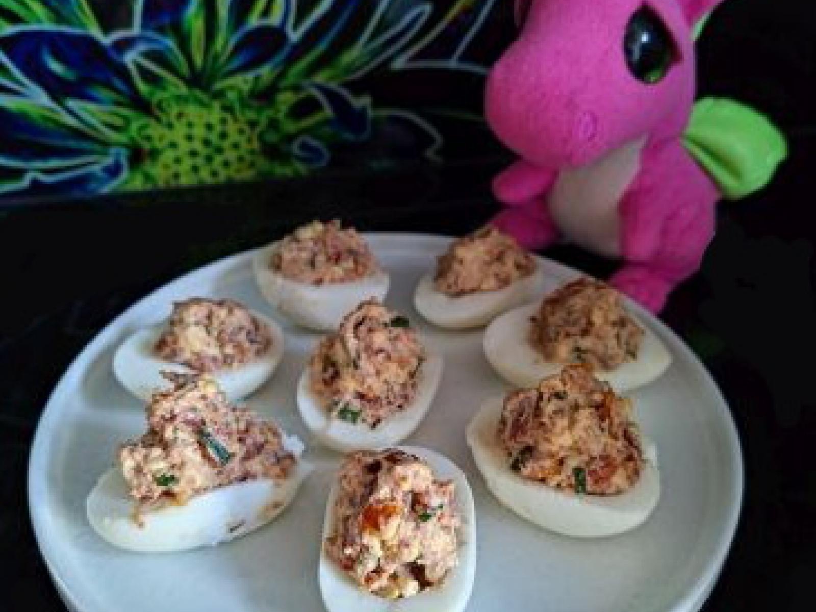 Jajka faszerowane suszonymi pomidorami