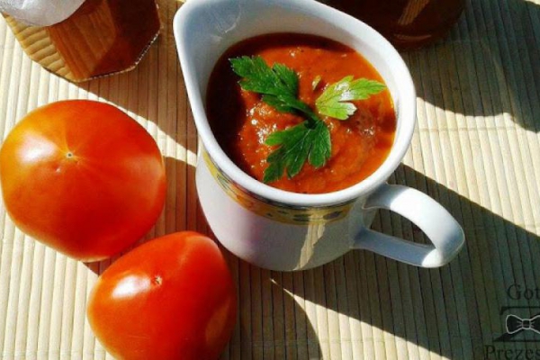 Sos pomidorowo-paprykowy - idealny na zimę!