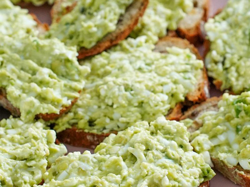 Pasta z awokado i serka