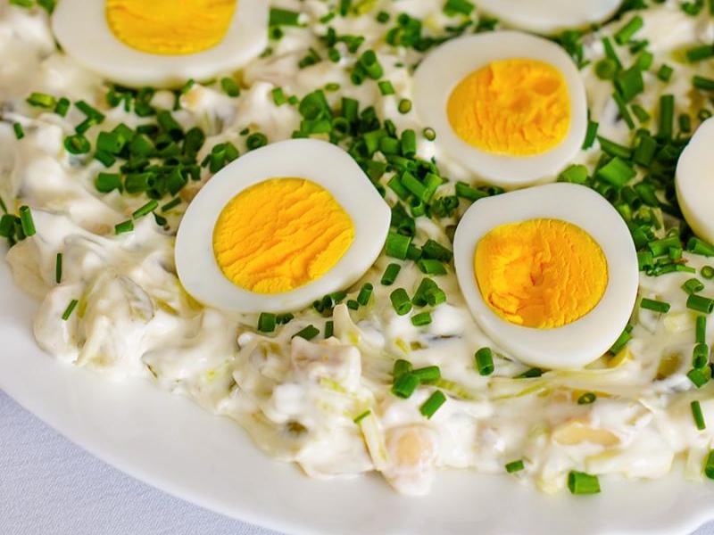 Jajka w pikantnym sosie tatarskim