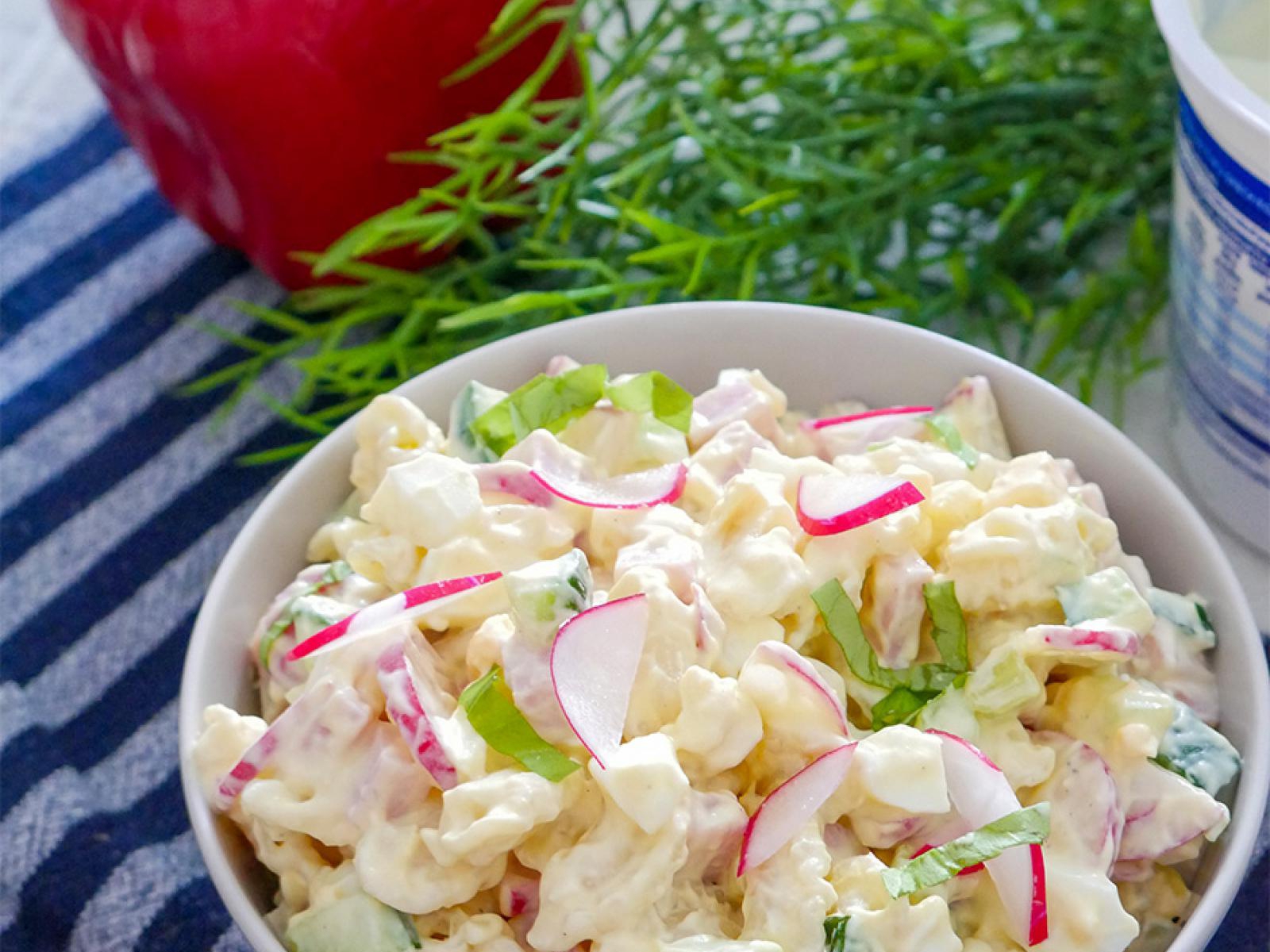 Sałatka makaronowa z rzodkiewką