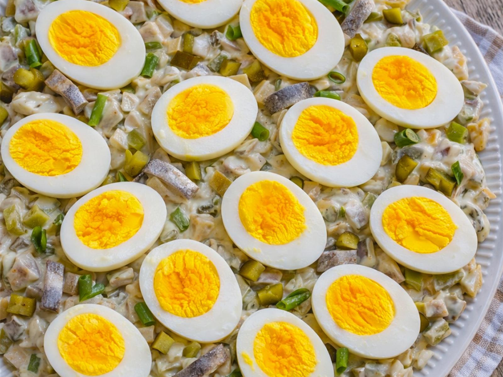 Jajka w sosie śledziowym