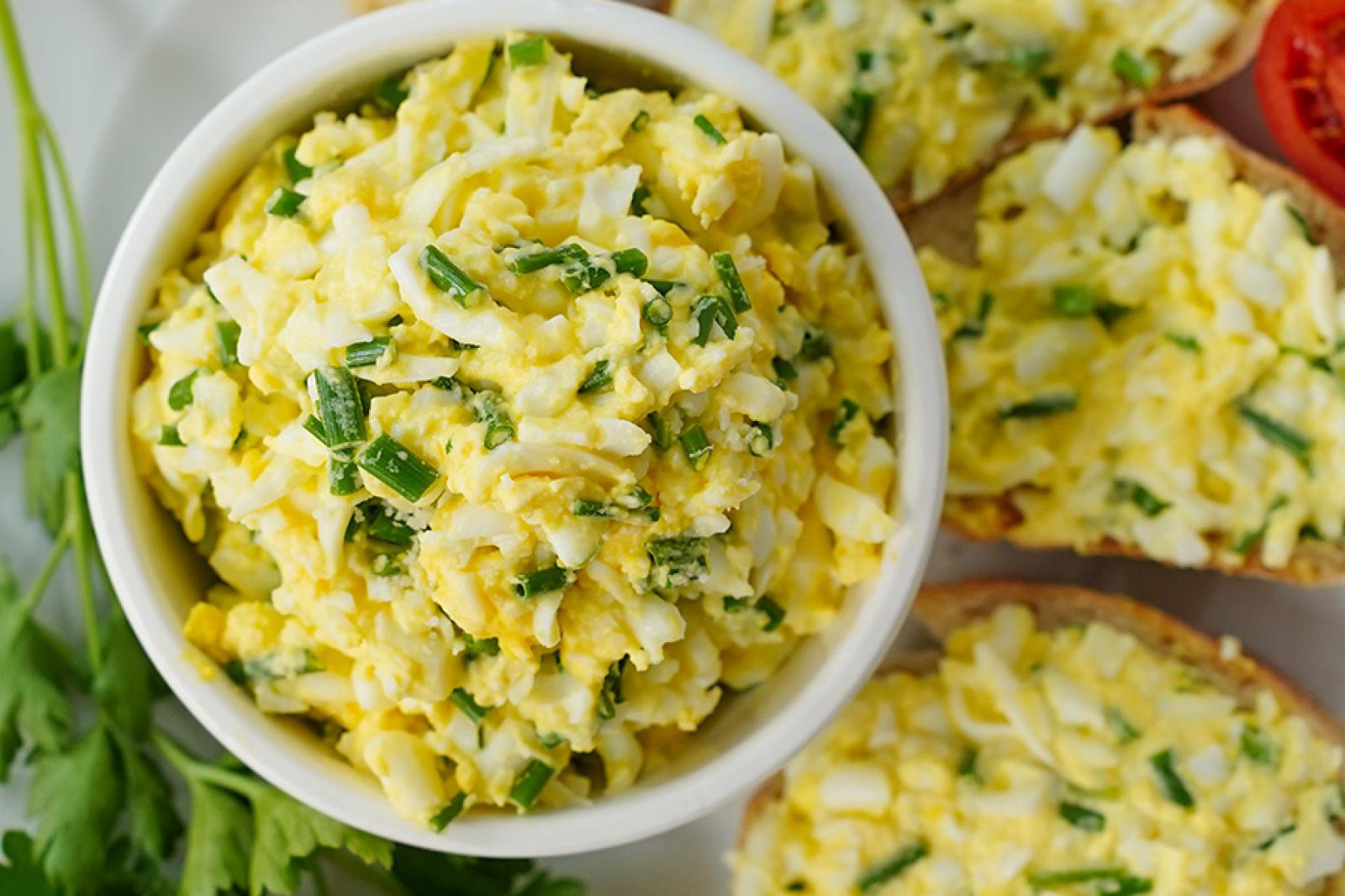 Pasta jajeczna z parmezanem
