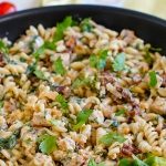 Makaron z kurczakiem,...