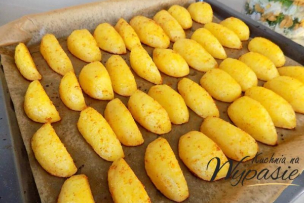 Pieczone ziemniaki z blachy