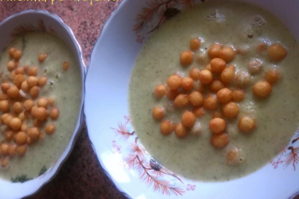 Zielony krem z groszkiem. Ekspresowa zupa obiadowa bez mięsa