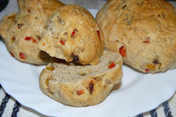 Bułeczki pszenno - pełnoziarniste z papryką - sposób na niedzielny kryzys chlebowy i pyszne domowe kanapki