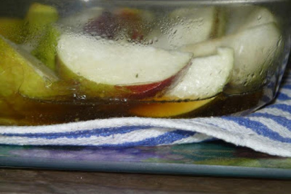 Półwytrawny sos jabłkowo - borówkowy do pieczonych polędwiczek, czyli wspomnień o jedzeniu ciąg dalszy