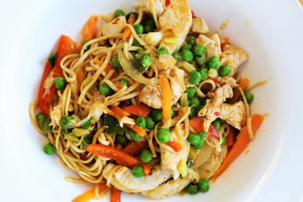 Chicken noodle stir-fry recipe / Makaron smażony z kurczakiem