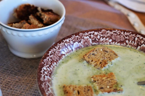 Broccoli and stilton soup / Zupa z brokułów i sera Stilton