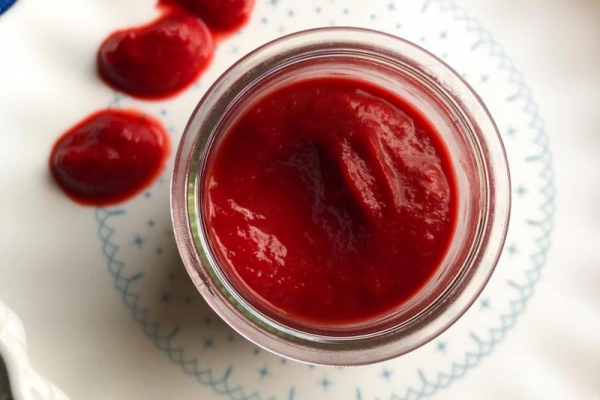 Ketchup bez pomidorów  “NOMATO “