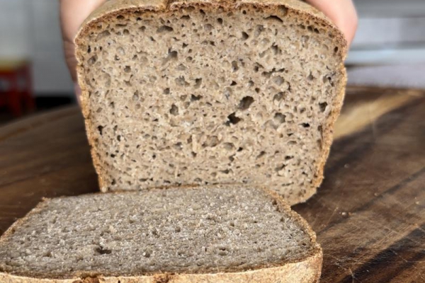 Chleb żytni na zakwasie razowym