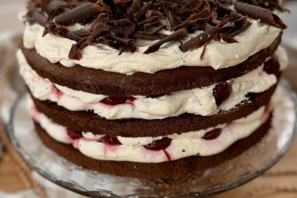Tort czekoladowy “Czarny Las”
